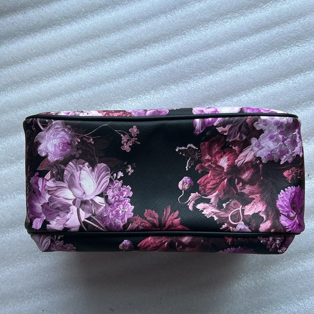 Joan & David NWOT Makeup Toiletries black and pink floral bag with compartments
